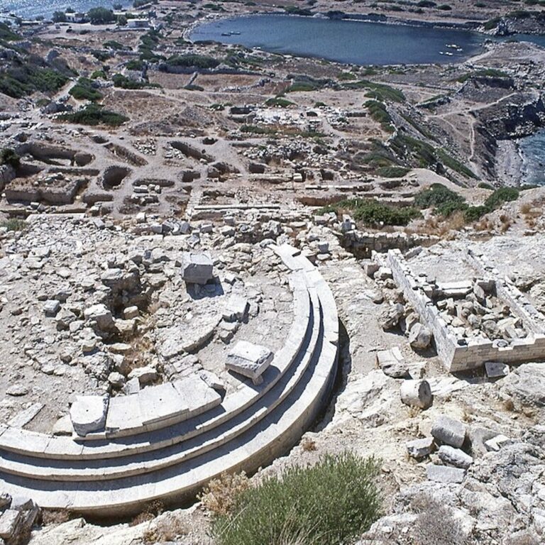 Photo courtesy of <a href="https://commons.wikimedia.org/wiki/File:Knidos_Temple_of_Aphrodite_95_014.jpg">Dosseman</a>