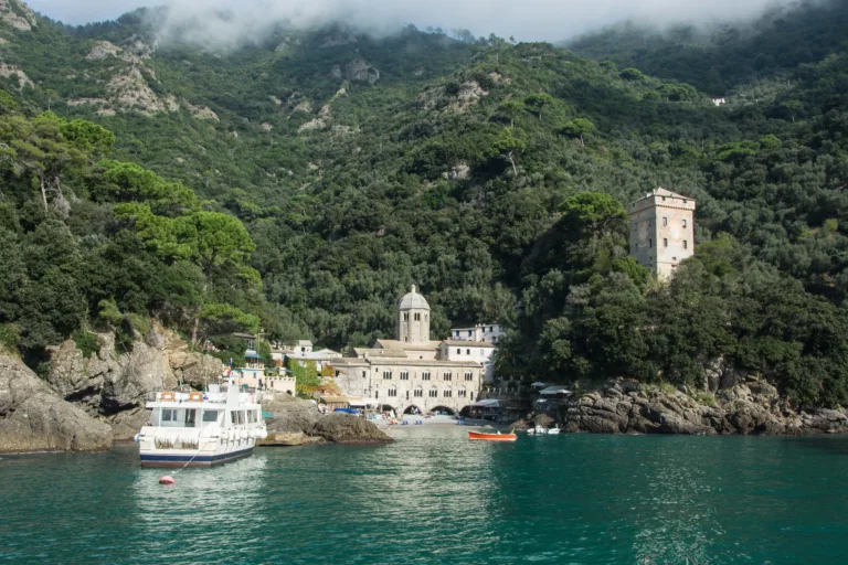 baia di san fruttuoso 768x512